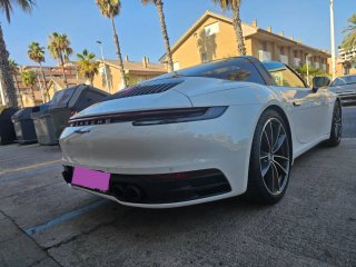 Porsche 911 año 2023 con 36.000KMS
