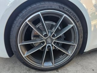 Porsche 911 año 2023 con 36.000KMS