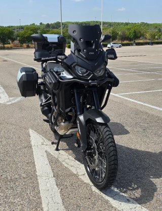 Honda Africa Twin 1100 3500km Mod.2026.Full Extras
