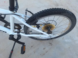 Bicicleta Rockrider ST 120 20 Blanca. Decathlon.
