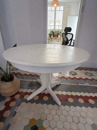 Mesa redonda extensible blanca. Diametro 110 cm