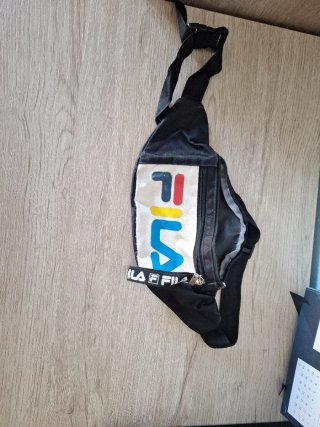 Riñonera Fila Negra Multicolor