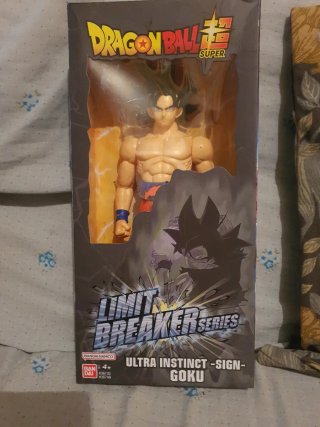 Figura Goku Ultra Instinto - Dragon Ball Super