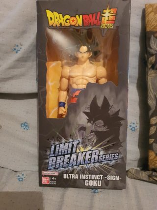 Figura Goku Ultra Instinto - Dragon Ball Super