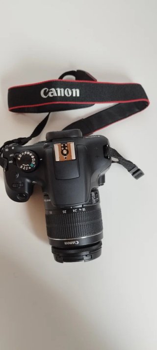 Canon EOS 1300D, funda LowePro, Trípode Manfrotto