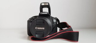Canon EOS 1300D, funda LowePro, Trípode Manfrotto