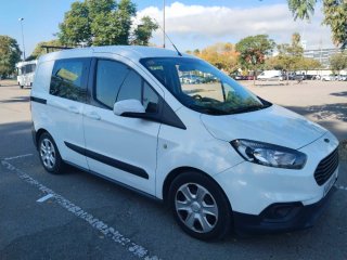 Ford E-Transit Courier 2019