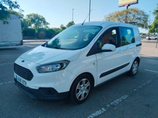 Ford E-Transit Courier 2019