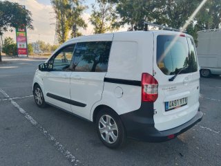 Ford E-Transit Courier 2019