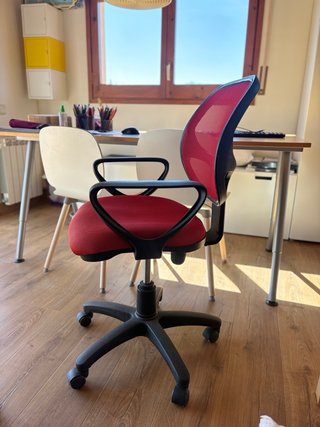 Silla de Oficina con Ruedas Roja