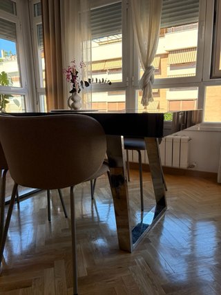 Comedor completo: mesa y sillas