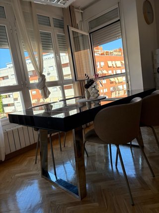 Comedor completo: mesa y sillas
