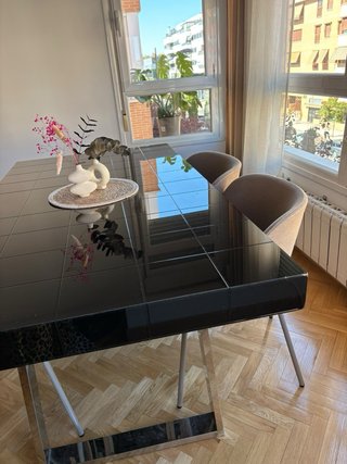 Comedor completo: mesa y sillas