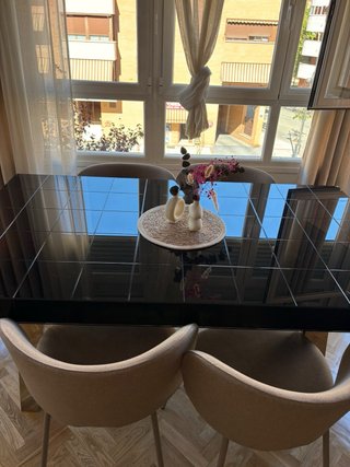 Comedor completo: mesa y sillas