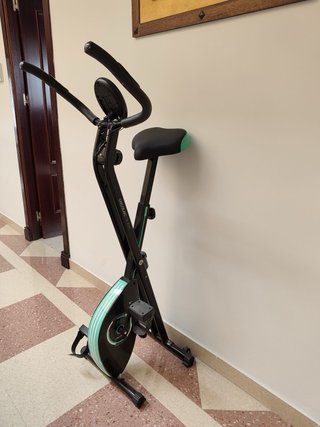 Bicicleta Estática, cinta y pedales