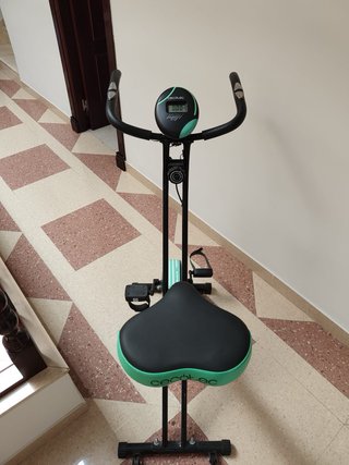 Bicicleta Estática, cinta y pedales