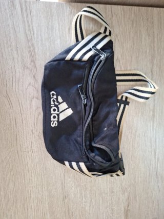Riñonera Adidas Negra
