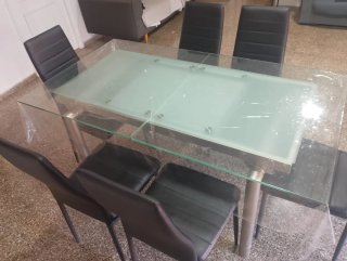 Mesa de cristal con 6 sillas