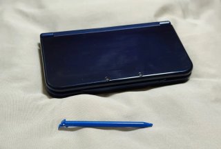 Nintendo 3DS XL + 23 juegos + cargador.