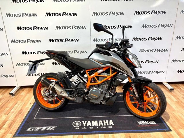 KTM 390 Duke Negra y Naranja