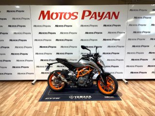 KTM 390 Duke Negra y Naranja