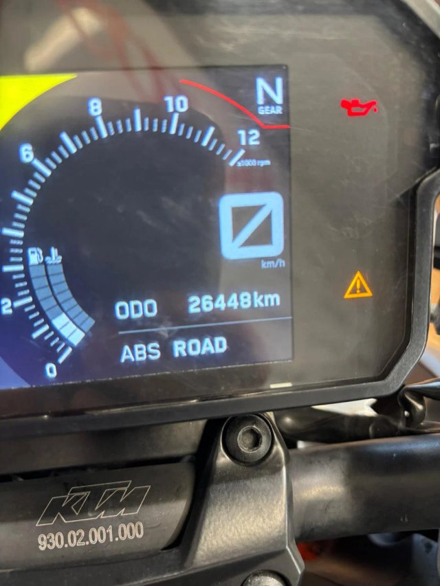 KTM 390 Duke Negra y Naranja