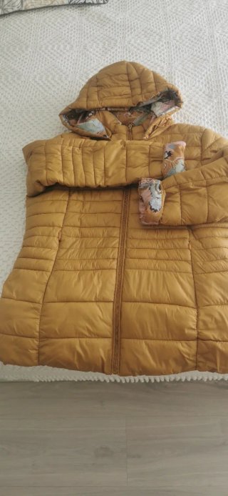 Anorak reversible mostaza y estampado