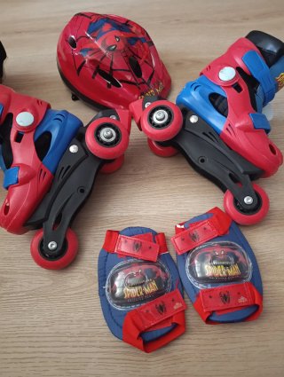 Casco y Patines Spiderman Talla Ajustable