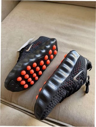 Nike Mind 002 Negro Hyper Crimson EU 40