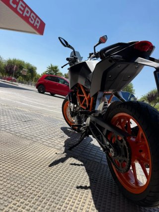 KTM 390 NAKED Naranja/Blanco