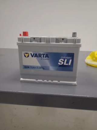 Batería Varta E24 70Ah Coche