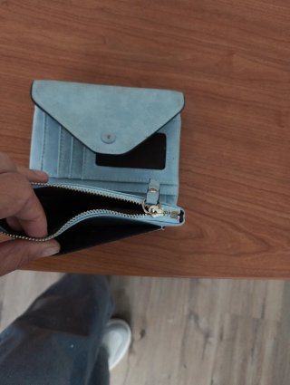 Cartera de mujer azul - Práctica y cómoda.