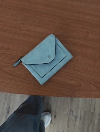 Cartera de mujer azul - Práctica y cómoda.