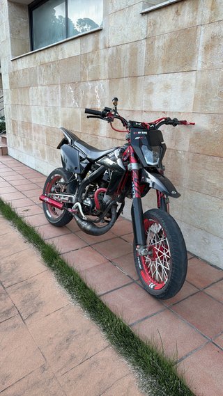Rieju MRT Pro 49cc Supermotard Negra/Roja