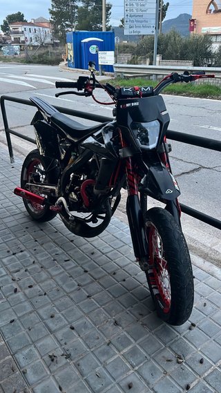 Rieju MRT Pro 49cc Supermotard Negra/Roja