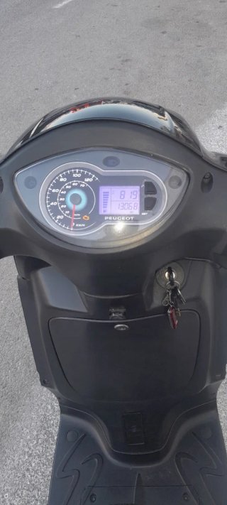 Peugeot Tweet 125cc Negra