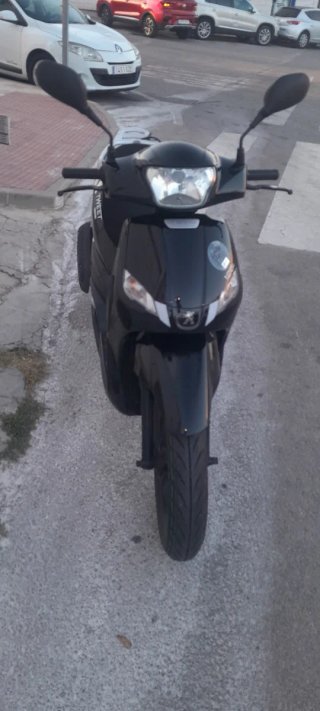 Peugeot Tweet 125cc Negra