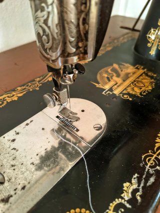 Máquina de coser Singer antigua