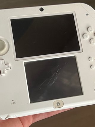 Nintendo 2DS Rosso e Bianco