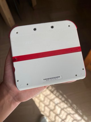 Nintendo 2DS Rosso e Bianco