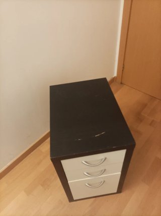 Cajonera escritorio wengué y blanco