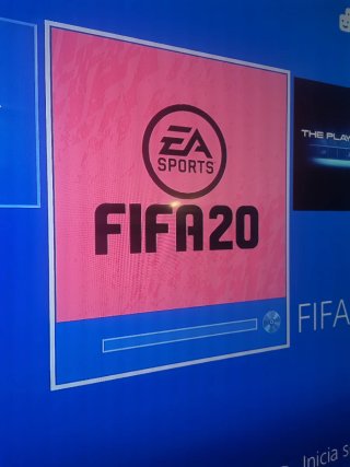 PS4 Slim 1TB Nera + 2 Controller + FIFA 20