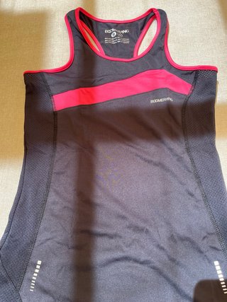 Top deportivo Boomerang Talla M aunque talla peque