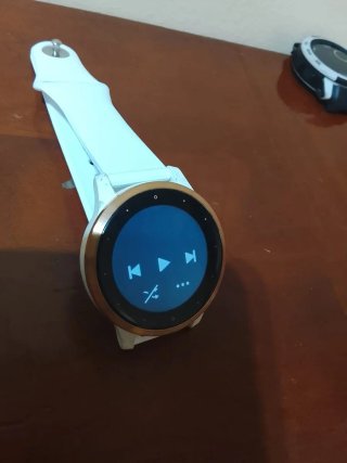Garmin Vivoactive 4S Oro/Blanco