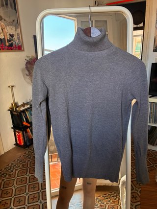 Jersey gris cuello alto
