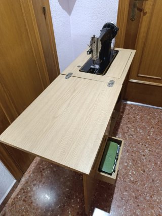 Máquina de coser Alfa Eibar España Antigua