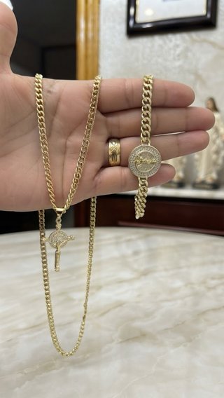 Hermoso juego oro laminado
