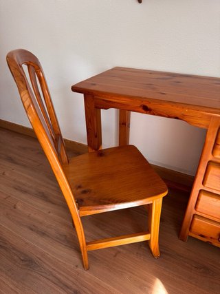 Conjunto dormitorio juvenil de madera.