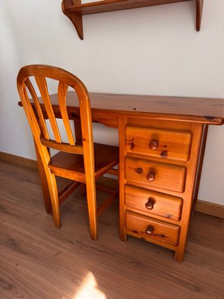 Conjunto dormitorio juvenil de madera.
