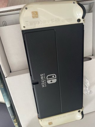 Switch OLED edición The Legend of Zelda TOTK